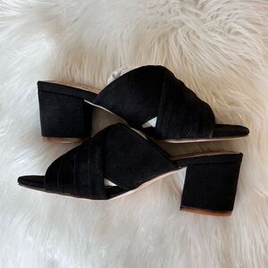 New Beast Fashion Sandals Womens Size 6.5 Black Suede Peep Toe Chunky Mule Heel